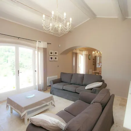 Villa In Provence With Infinity Pool